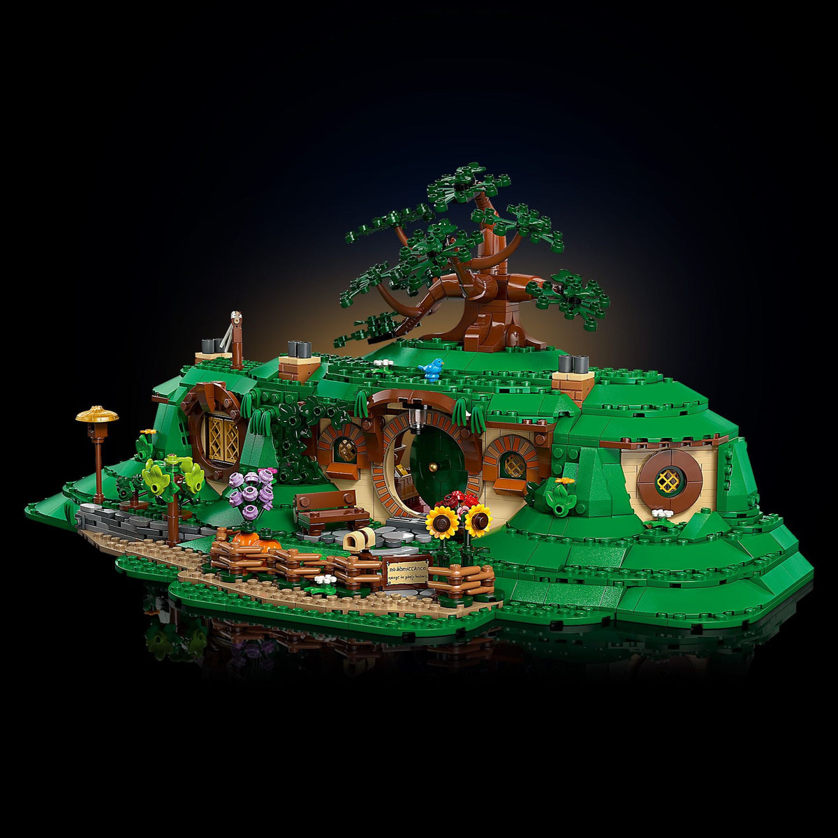 LEGO  The Lord of the Rings 10354 The Shire™: Experience Middle-earth!