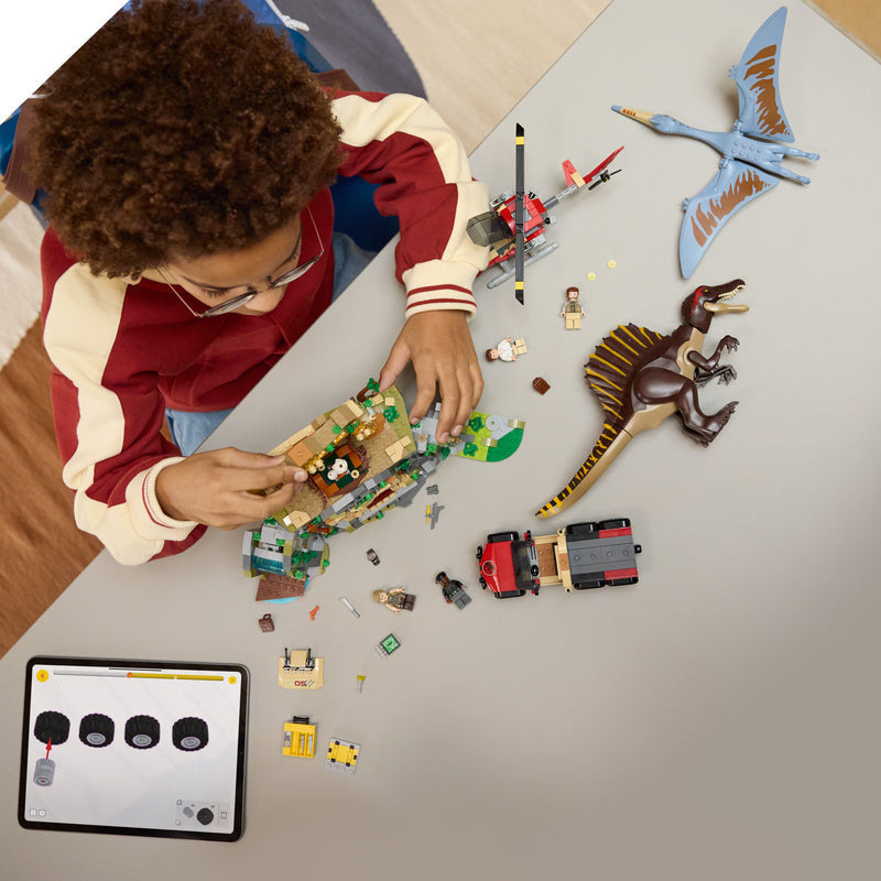 LEGO Spinosaurus and Quetzalcoatlus Air Mission 76976 Jurassic World