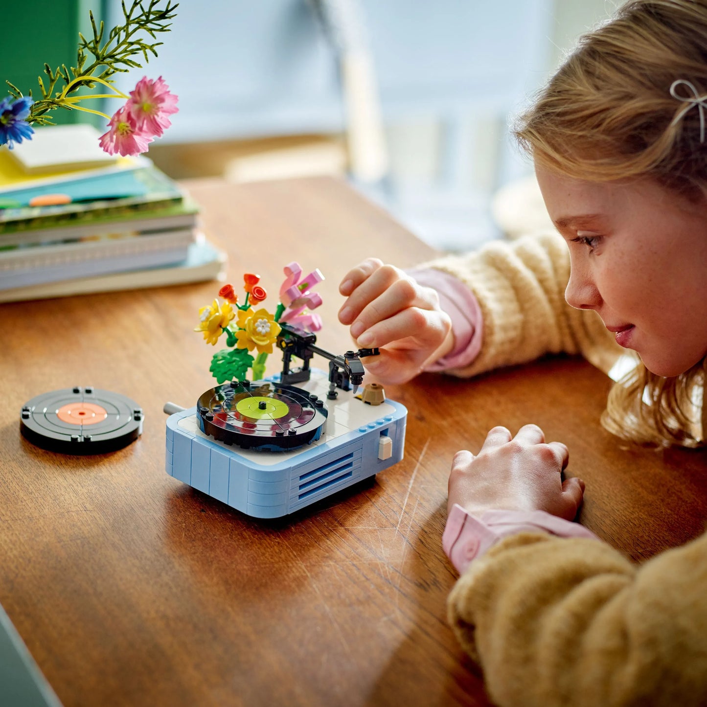 LEGO Record Player with Flowers 31172 Creator