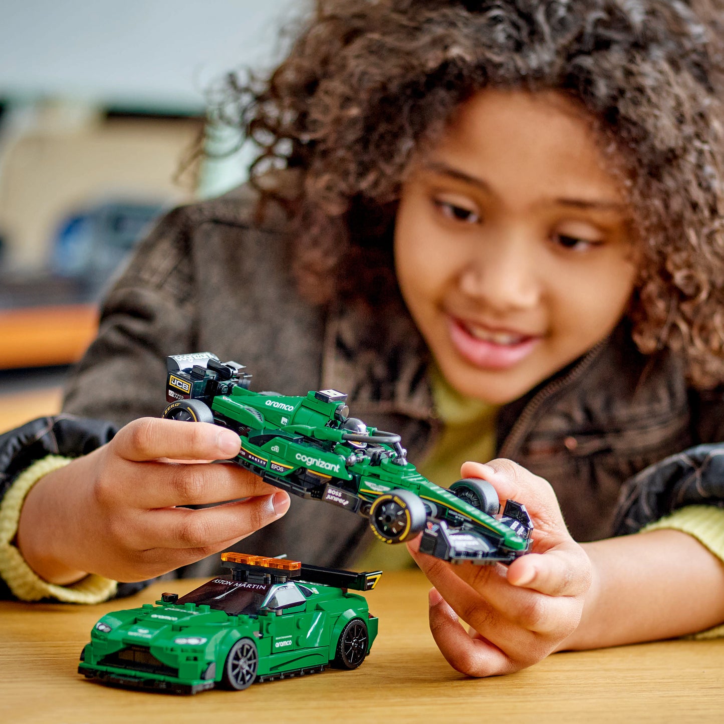 LEGO Aston Martin Safety Car und AMR23 76925 Speedchampions