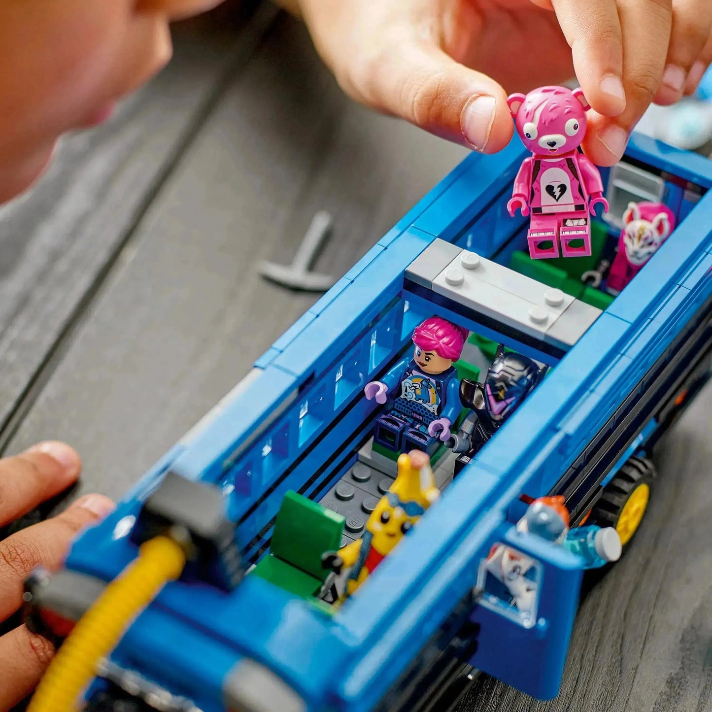 LEGO The Battle Bus 77073 Fortnite