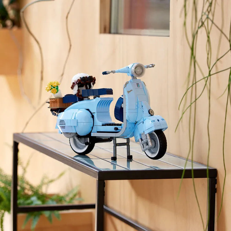 LEGO Vespa 125 Piaggio Scooter 10298 Icons
