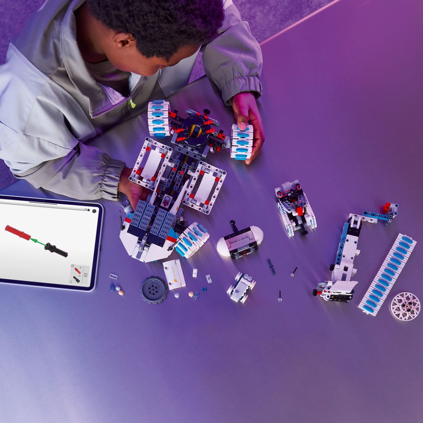 LEGO Lunar Outpost Moon Rover Space Vehicle 42211 Technic