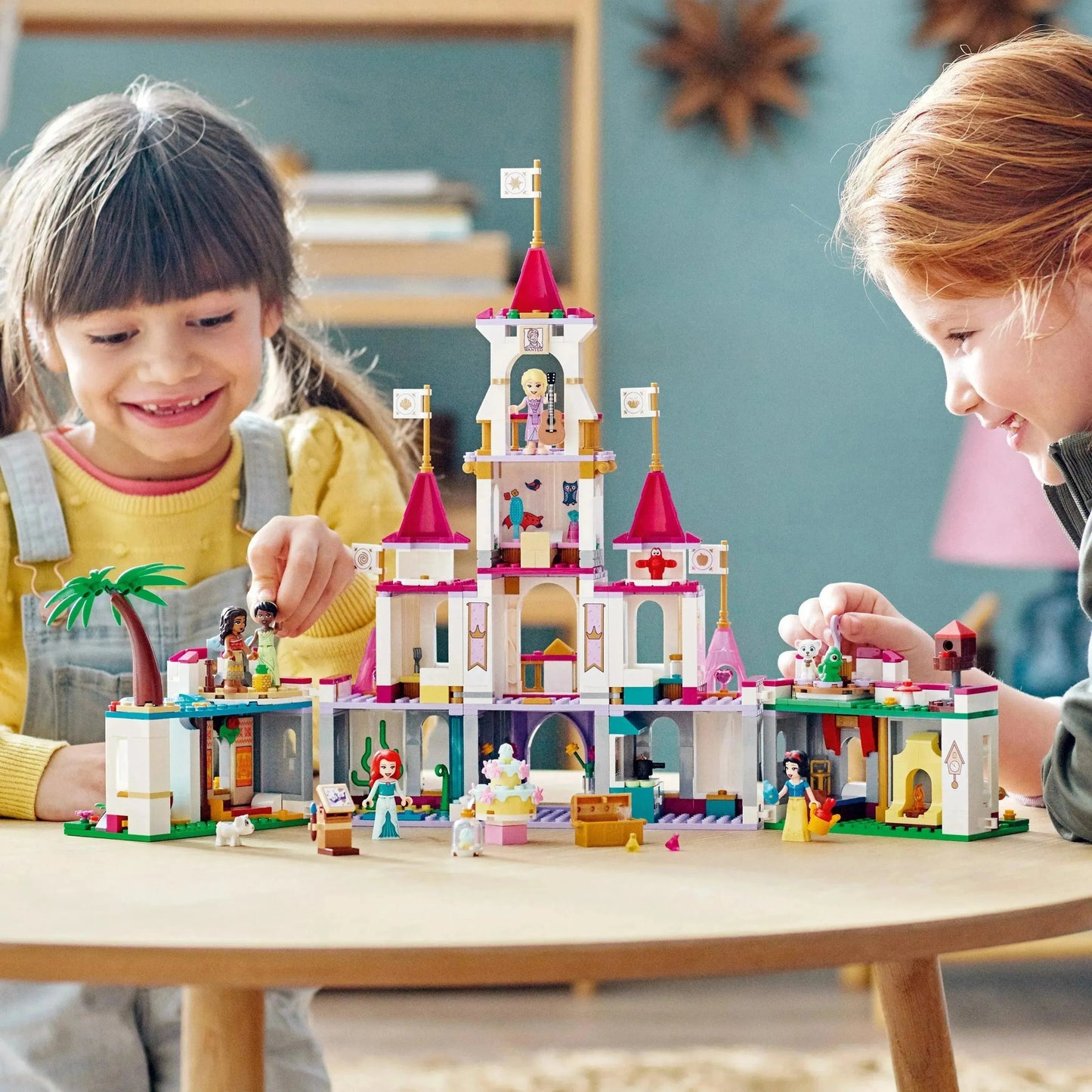 LEGO Ultimate Adventure Castle 43205 Disney