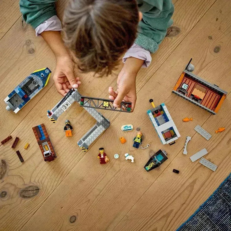 LEGO Politiespeedboot en boevenschuilplaats 60417 City LEGO CITY @ 2TTOYS | Official LEGO shop😊🥰 LEGO €. 32.49
